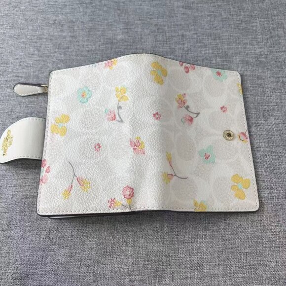 NEW COACH Medium Corner Zip Wallet In Signature Canvas Mystical Floral Print - Picture 5 of 9